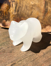 Load image into Gallery viewer, White Onyx Bear Carving
